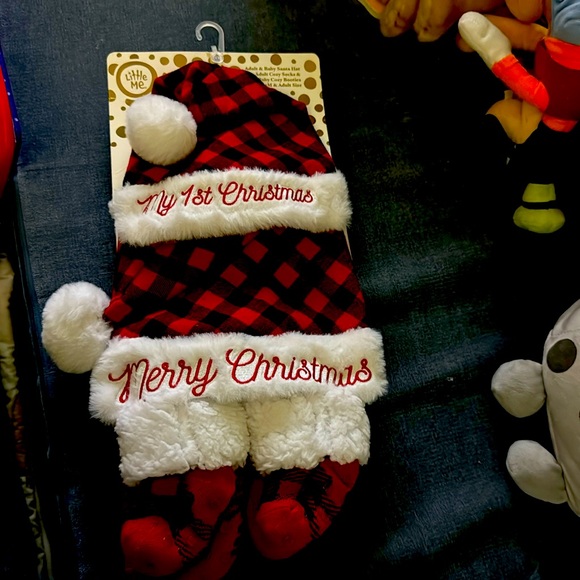 Little me
Mommy and me Santa Hat and slippers socks - Picture 1 of 5